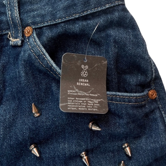 NWT 🗡️ spiked URBAN RENEWAL remade vintage LEE spike stud denim shorts. XS - Picture 5 of 14